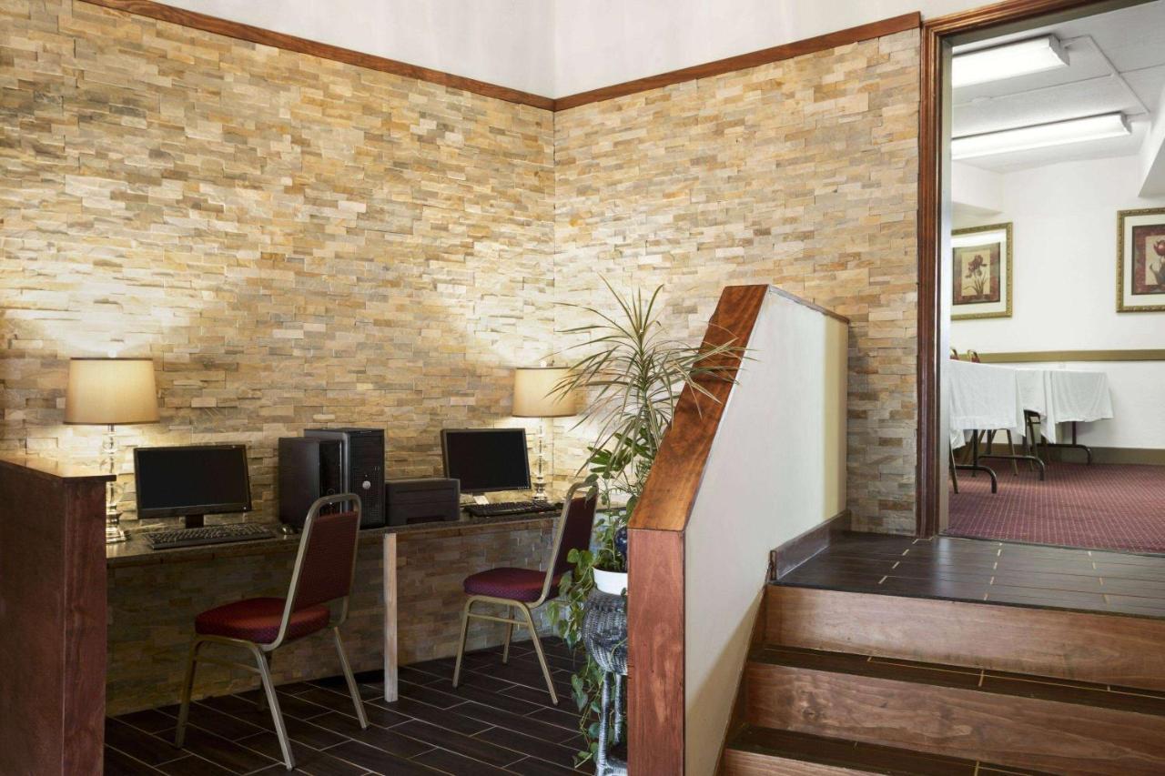 Ramadaby Wyndham Pittsburgh-New Stanton Hotell Eksteriør bilde