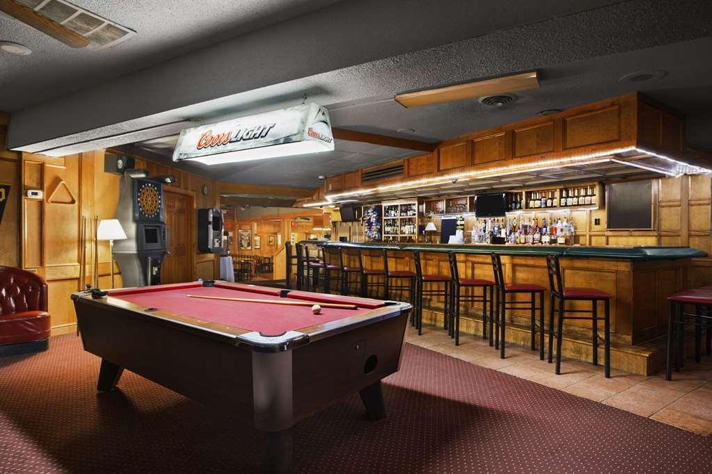 Ramadaby Wyndham Pittsburgh-New Stanton Hotell Restaurant bilde