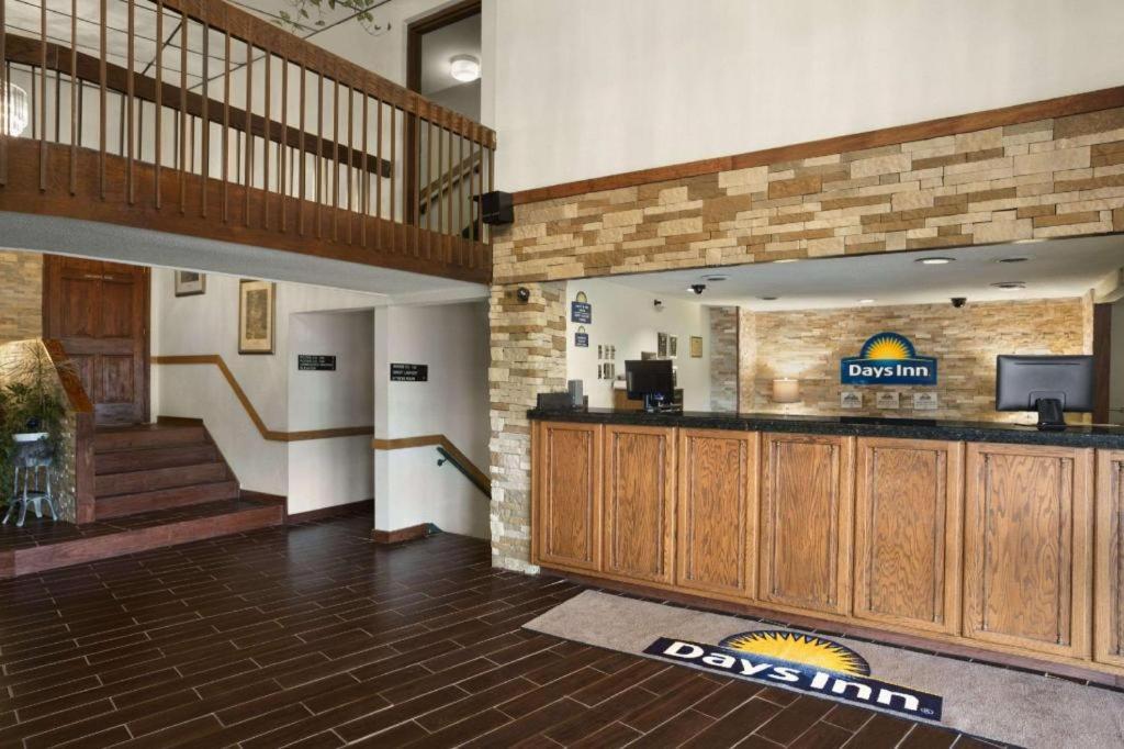Ramadaby Wyndham Pittsburgh-New Stanton Hotell Eksteriør bilde