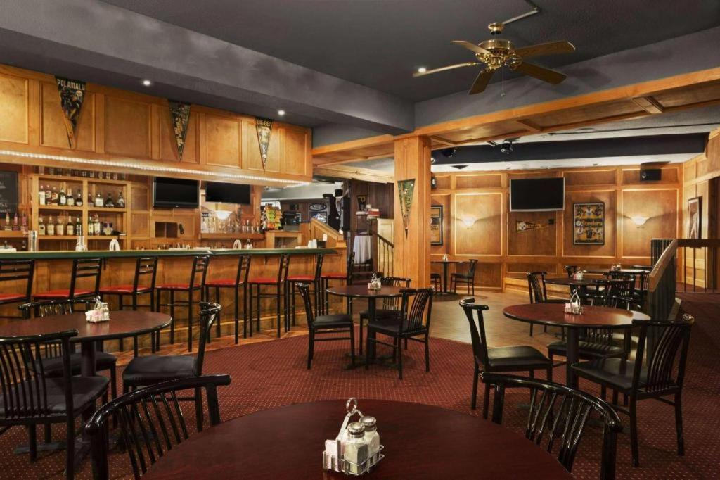 Ramadaby Wyndham Pittsburgh-New Stanton Hotell Eksteriør bilde