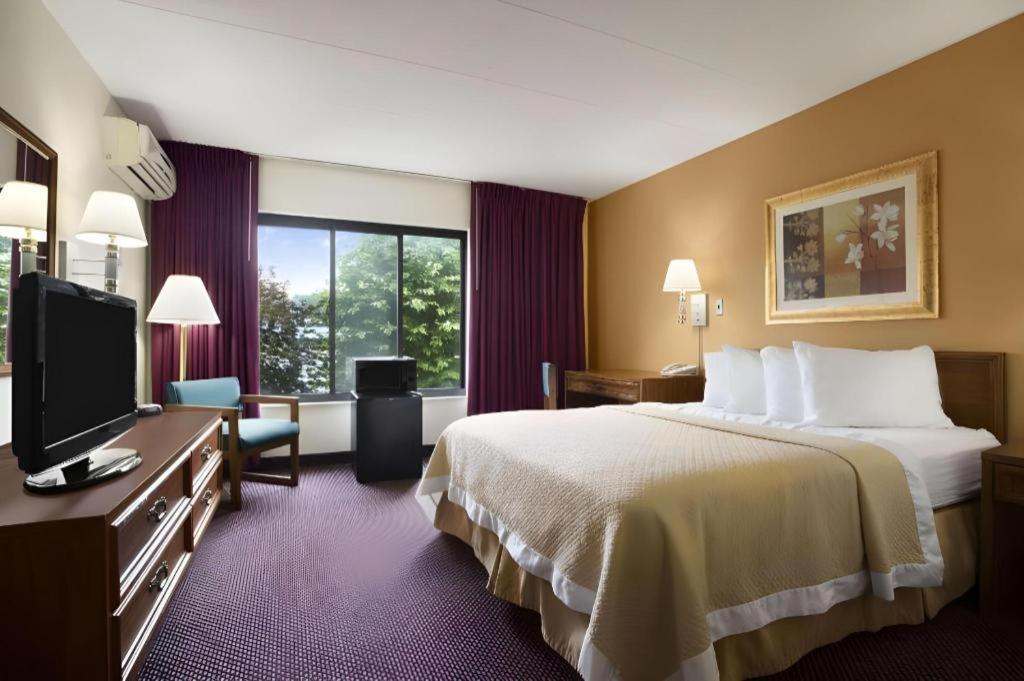 Ramadaby Wyndham Pittsburgh-New Stanton Hotell Eksteriør bilde