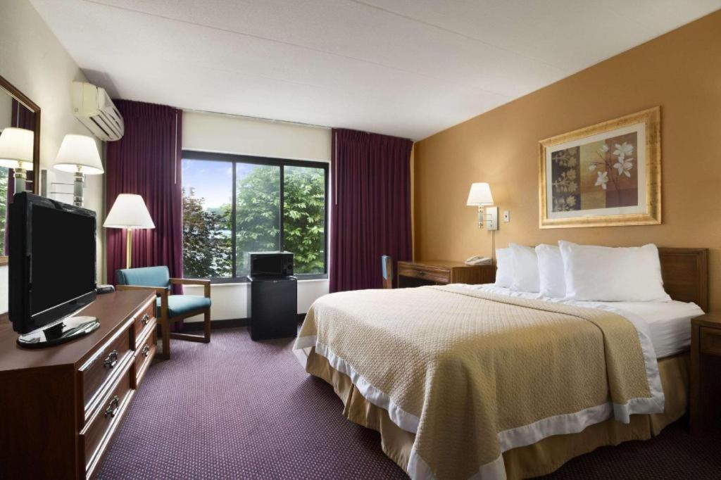 Ramadaby Wyndham Pittsburgh-New Stanton Hotell Eksteriør bilde