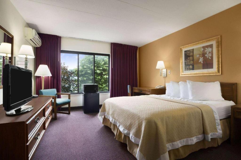 Ramadaby Wyndham Pittsburgh-New Stanton Hotell Eksteriør bilde