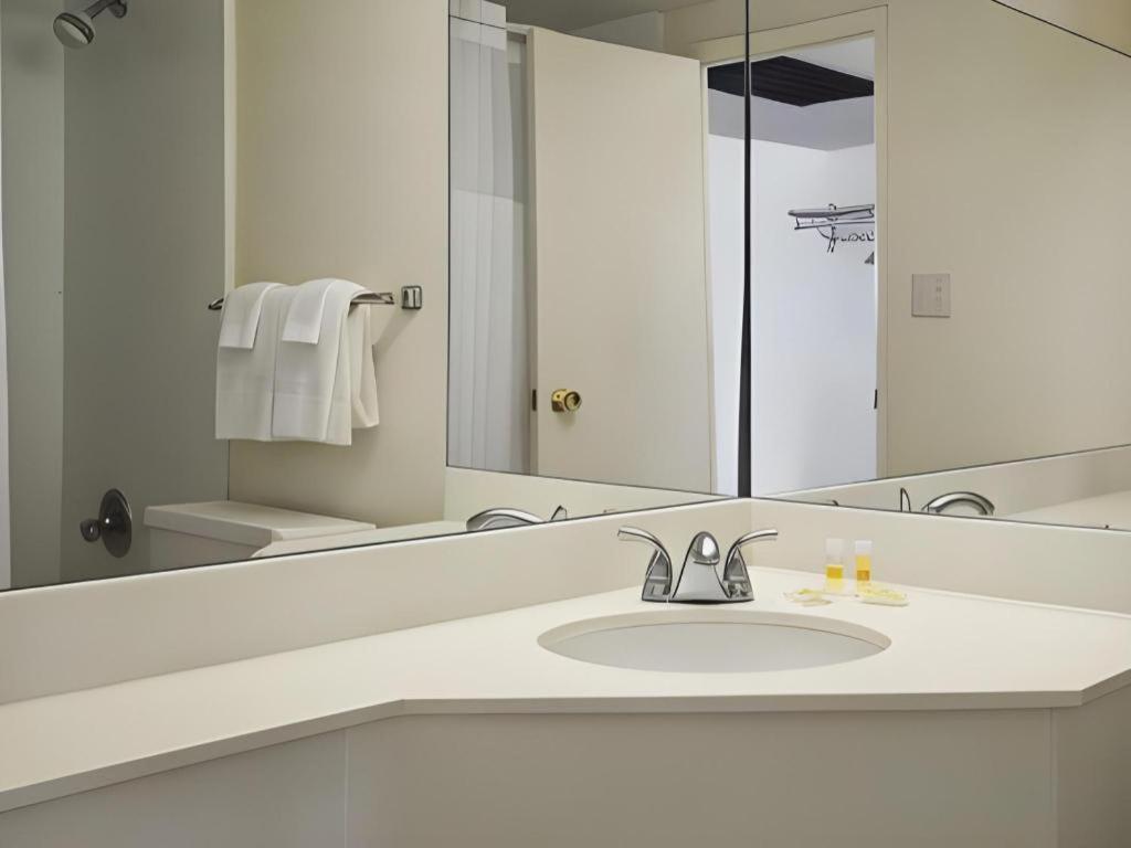 Ramadaby Wyndham Pittsburgh-New Stanton Hotell Eksteriør bilde