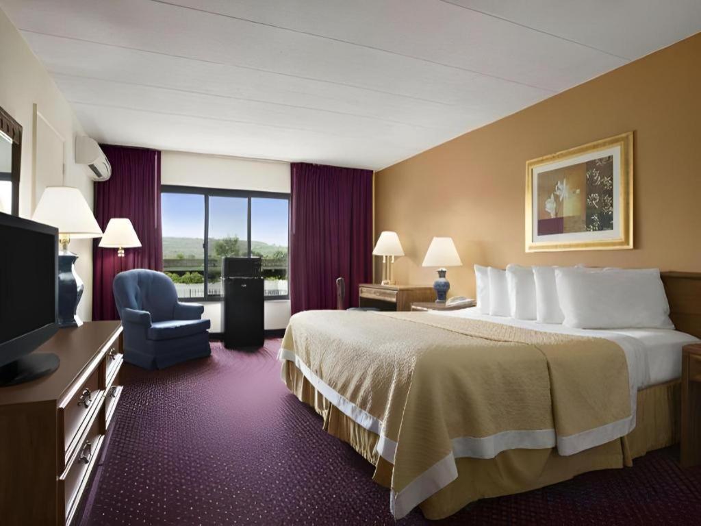 Ramadaby Wyndham Pittsburgh-New Stanton Hotell Eksteriør bilde