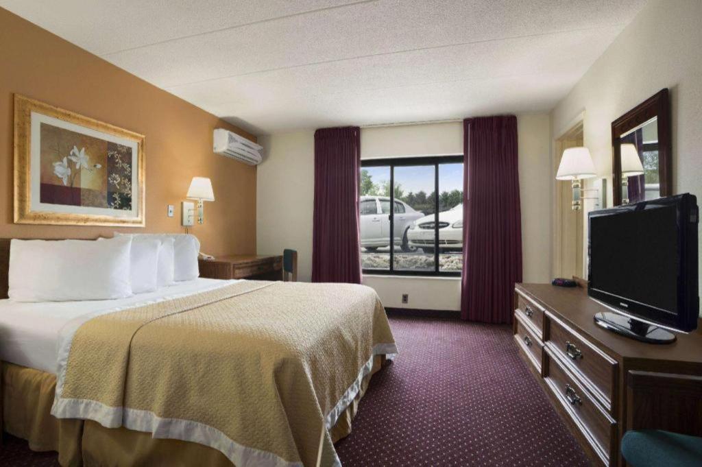 Ramadaby Wyndham Pittsburgh-New Stanton Hotell Eksteriør bilde