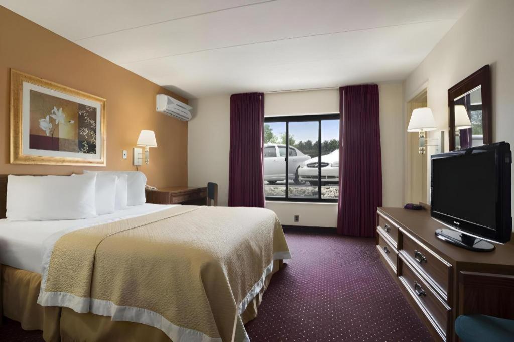 Ramadaby Wyndham Pittsburgh-New Stanton Hotell Eksteriør bilde